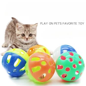 Игрушечный клетчатый мяч для кошек с колокольчиком Erle оптовая пластиковая игрушка с колокольчиком