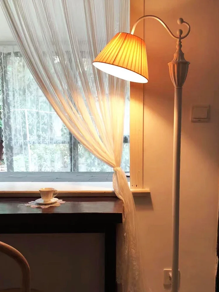 Торшер Простой Простой Европейский Пасторальный Микс Скандинавская гостиная Кабинет Спальня Прикроватная лампа Лампа для чтения